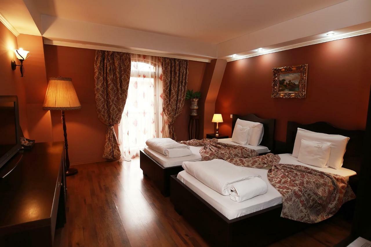טימישוארה Hotel-Pensiunea Zefir מראה חיצוני תמונה