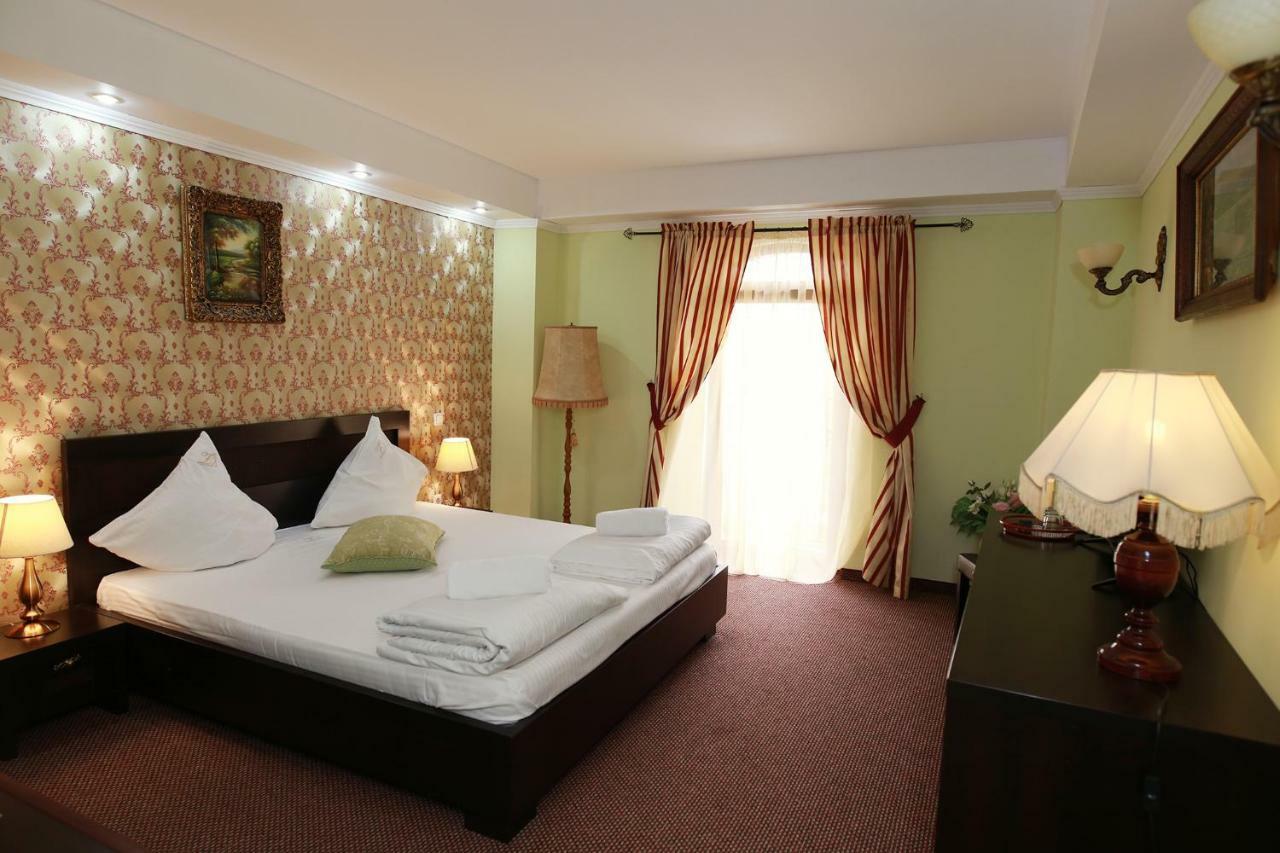 טימישוארה Hotel-Pensiunea Zefir מראה חיצוני תמונה
