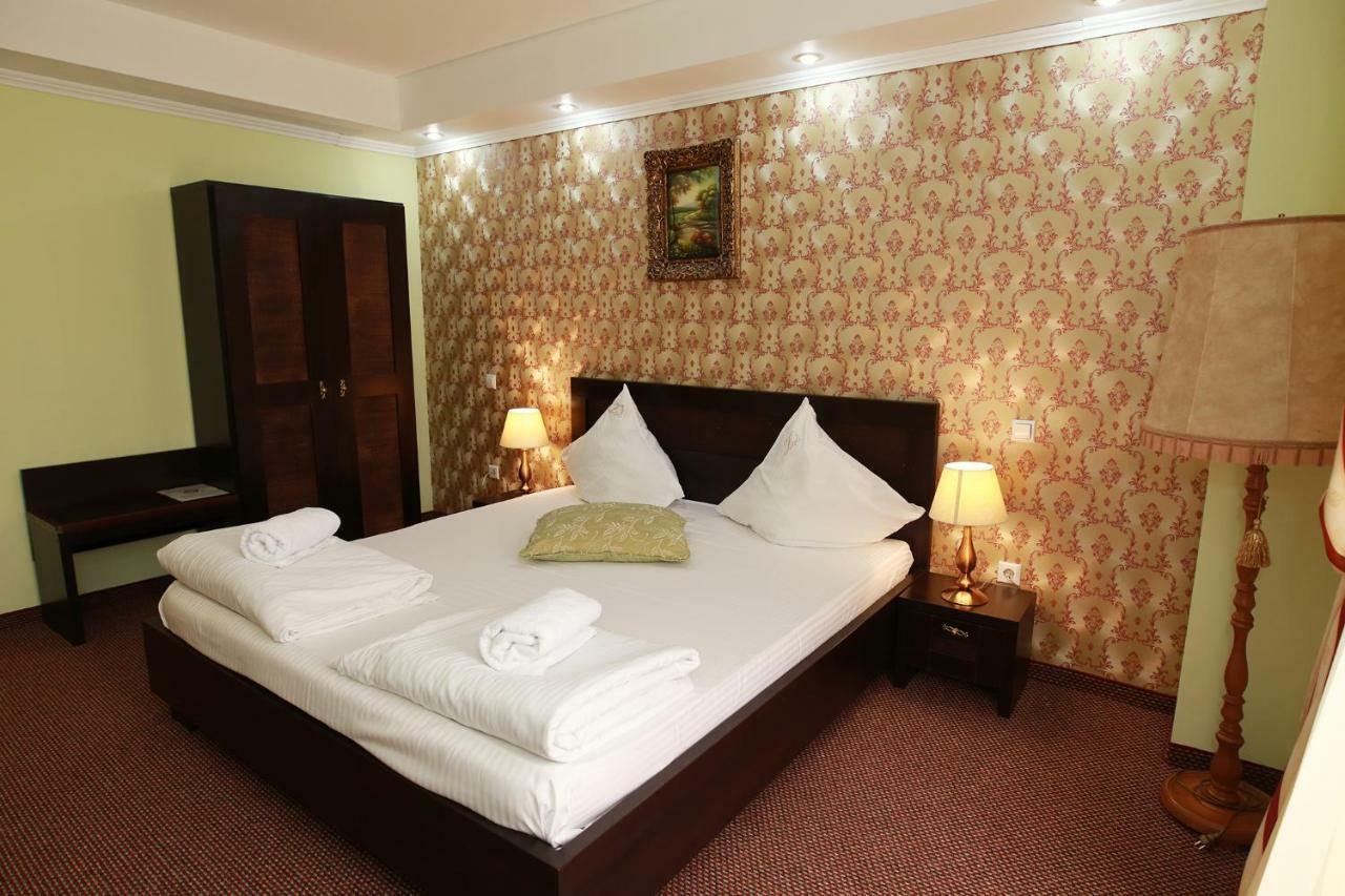 טימישוארה Hotel-Pensiunea Zefir מראה חיצוני תמונה