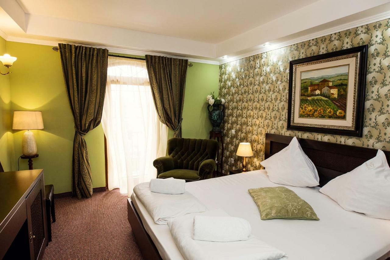 טימישוארה Hotel-Pensiunea Zefir מראה חיצוני תמונה